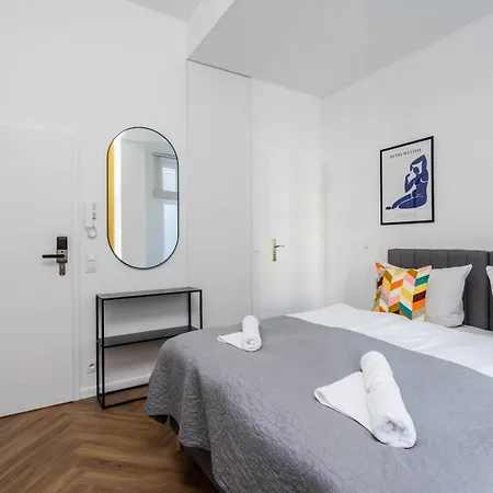 Apartman Nowoczesne I Stylowe Studia Very Berry W Poznaniu By Renters