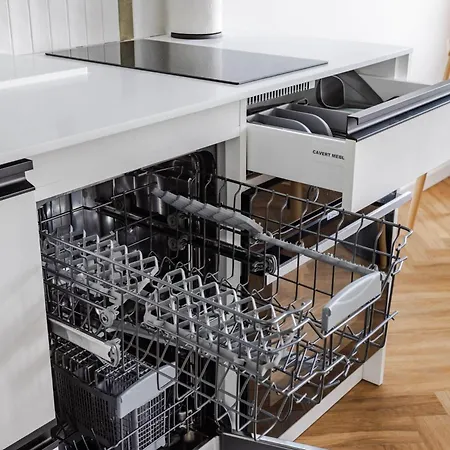 Nowoczesne I Stylowe Studia Very Berry W Poznaniu By Renters Apartman