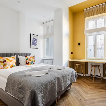 Nowoczesne I Stylowe Studia Very Berry W Poznaniu By Renters Apartman *