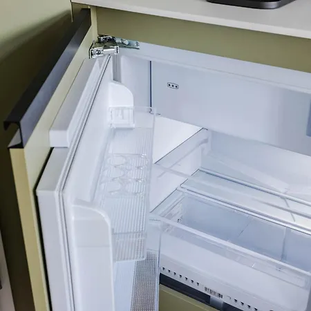 Nowoczesne I Stylowe Studia Very Berry W Poznaniu By Renters Apartman