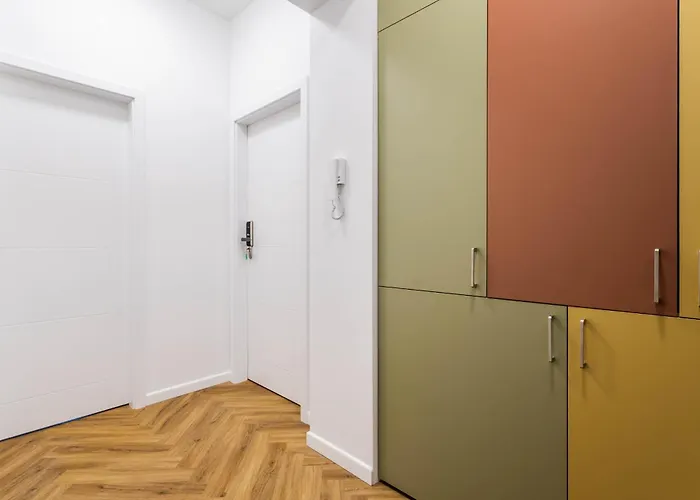 Nowoczesne I Stylowe Studia Very Berry W Poznaniu By Renters Poznań