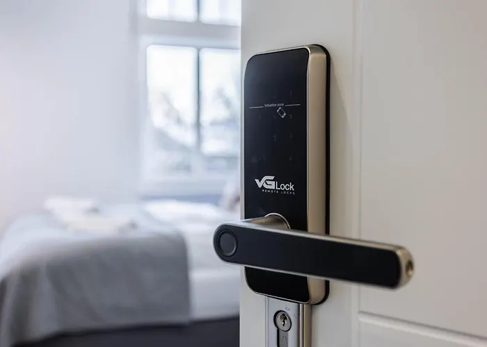 Lejlighed Nowoczesne I Stylowe Studia Very Berry W Poznaniu By Renters Poznań