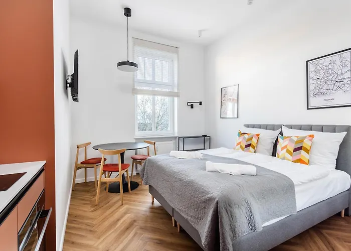 Nowoczesne I Stylowe Studia Very Berry W Poznaniu By Renters *