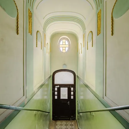 Nowoczesne I Stylowe Studia Very Berry W Poznaniu By Renters Poznaň