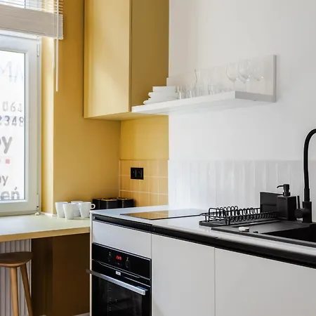 Apartment Nowoczesne I Stylowe Studia Very Berry W Poznaniu By Renters Poznan