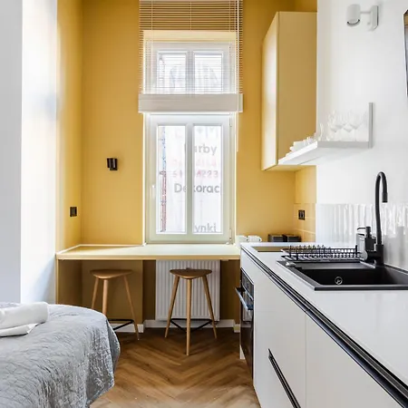 Nowoczesne I Stylowe Studia Very Berry W Poznaniu By Renters Apartmán