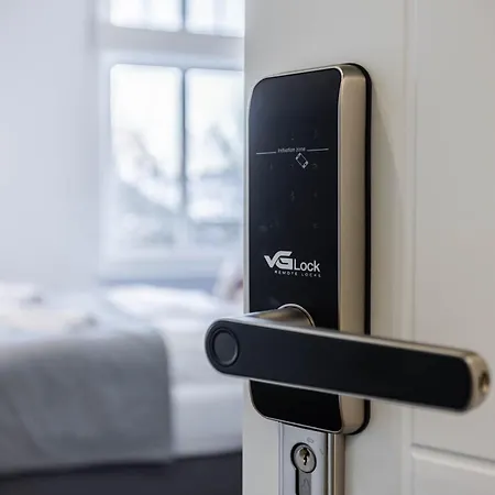 アパート Nowoczesne I Stylowe Studia Very Berry W Poznaniu By Renters ポズナン