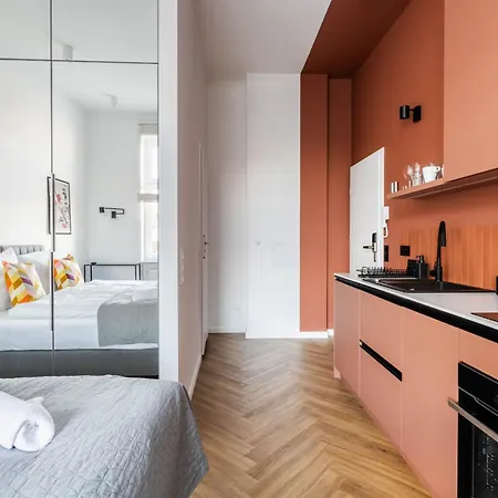 Nowoczesne I Stylowe Studia Very Berry W Poznaniu By Renters * Poznaň