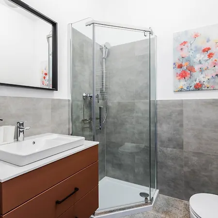 Nowoczesne I Stylowe Studia Very Berry W Poznaniu By Renters * Poznan