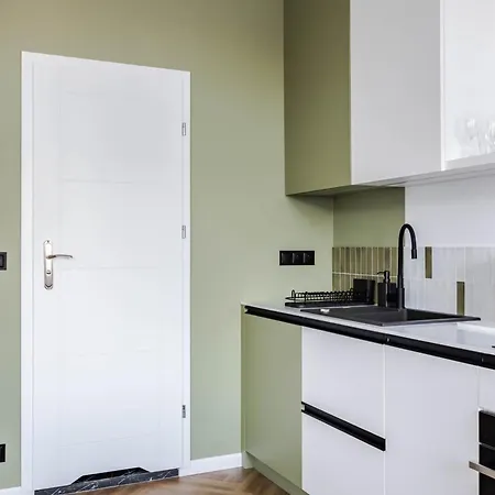 Nowoczesne I Stylowe Studia Very Berry W Poznaniu By Renters * Poznaň