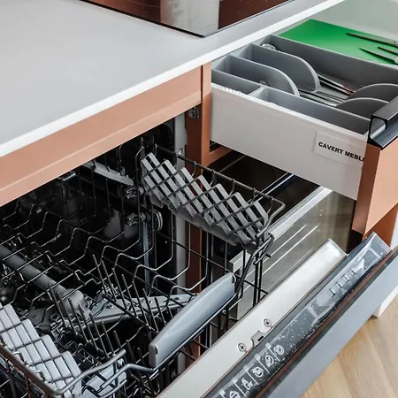 Nowoczesne I Stylowe Studia Very Berry W Poznaniu By Renters Poznaň