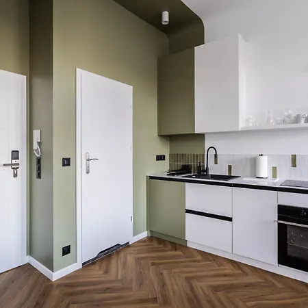 Nowoczesne I Stylowe Studia Very Berry W Poznaniu By Renters Poznan