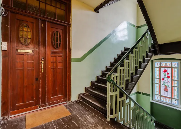 Nowoczesne I Stylowe Studia Very Berry W Poznaniu By Renters