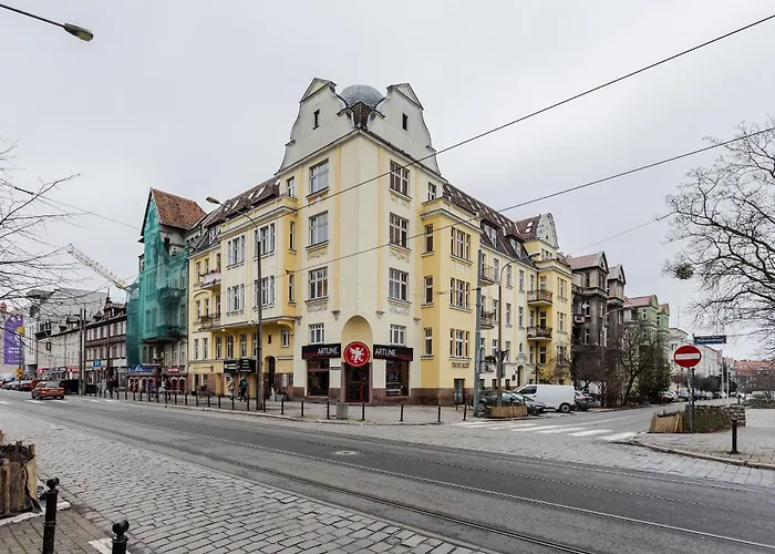 Nowoczesne I Stylowe Studia Very Berry W Poznaniu By Renters * Poznan