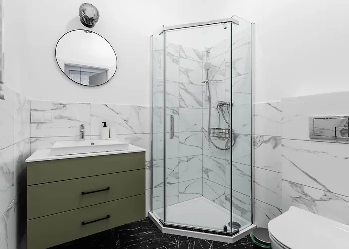 Nowoczesne I Stylowe Studia Very Berry W Poznaniu By Renters Apartment *