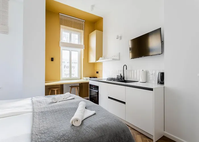 Nowoczesne I Stylowe Studia Very Berry W Poznaniu By Renters Apartamento Poznań