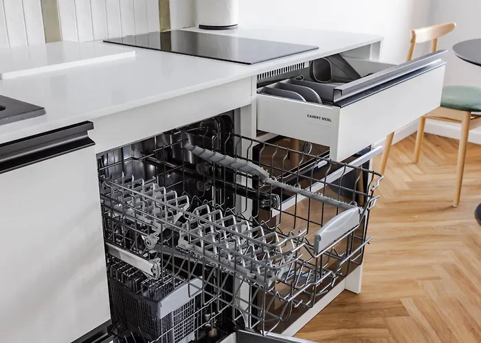 Nowoczesne I Stylowe Studia Very Berry W Poznaniu By Renters Apartment