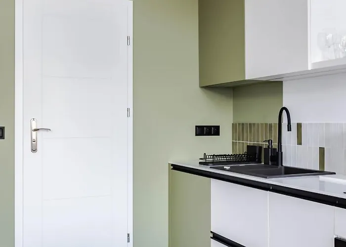 Nowoczesne I Stylowe Studia Very Berry W Poznaniu By Renters * Poznań