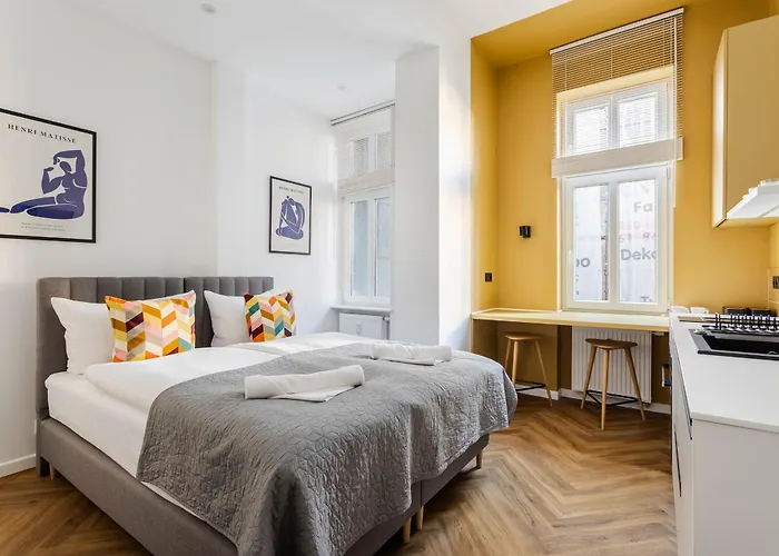 Nowoczesne I Stylowe Studia Very Berry W Poznaniu By Renters Apartamento *