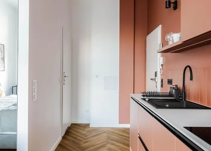 Nowoczesne I Stylowe Studia Very Berry W Poznaniu By Renters *