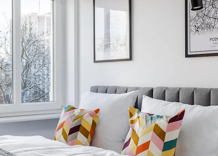 Nowoczesne I Stylowe Studia Very Berry W Poznaniu By Renters