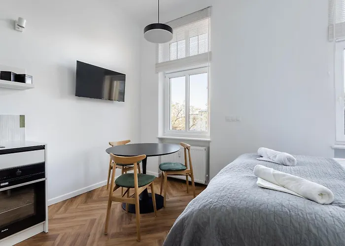 Nowoczesne I Stylowe Studia Very Berry W Poznaniu By Renters